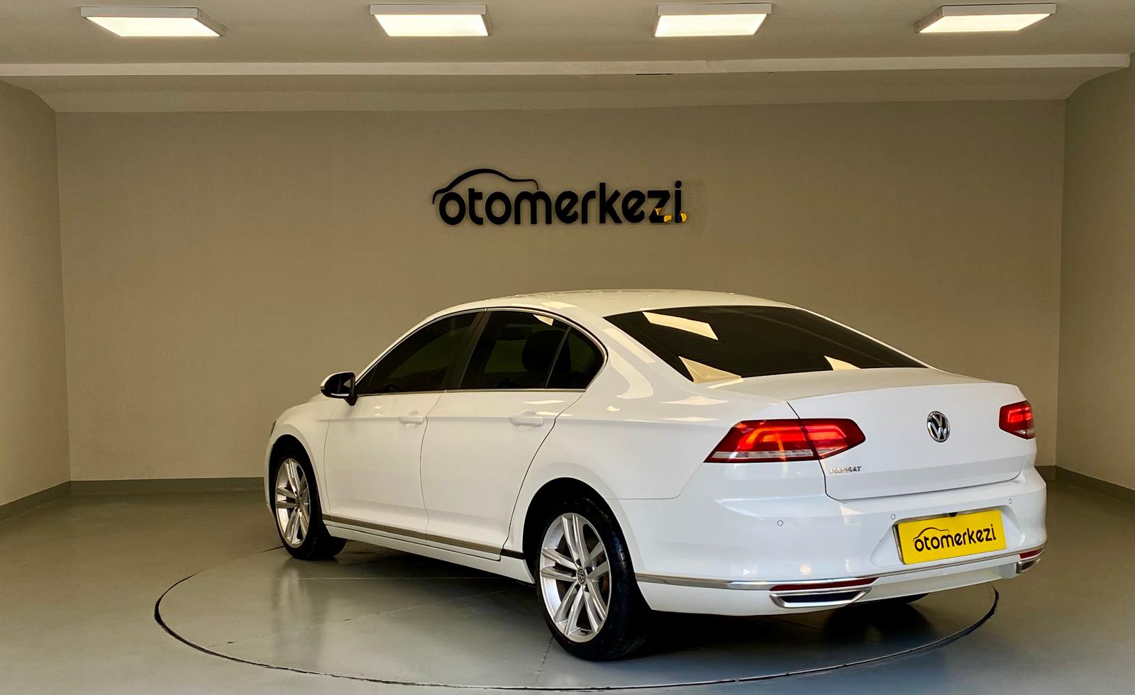 VOLKSWAGEN PASSAT 19